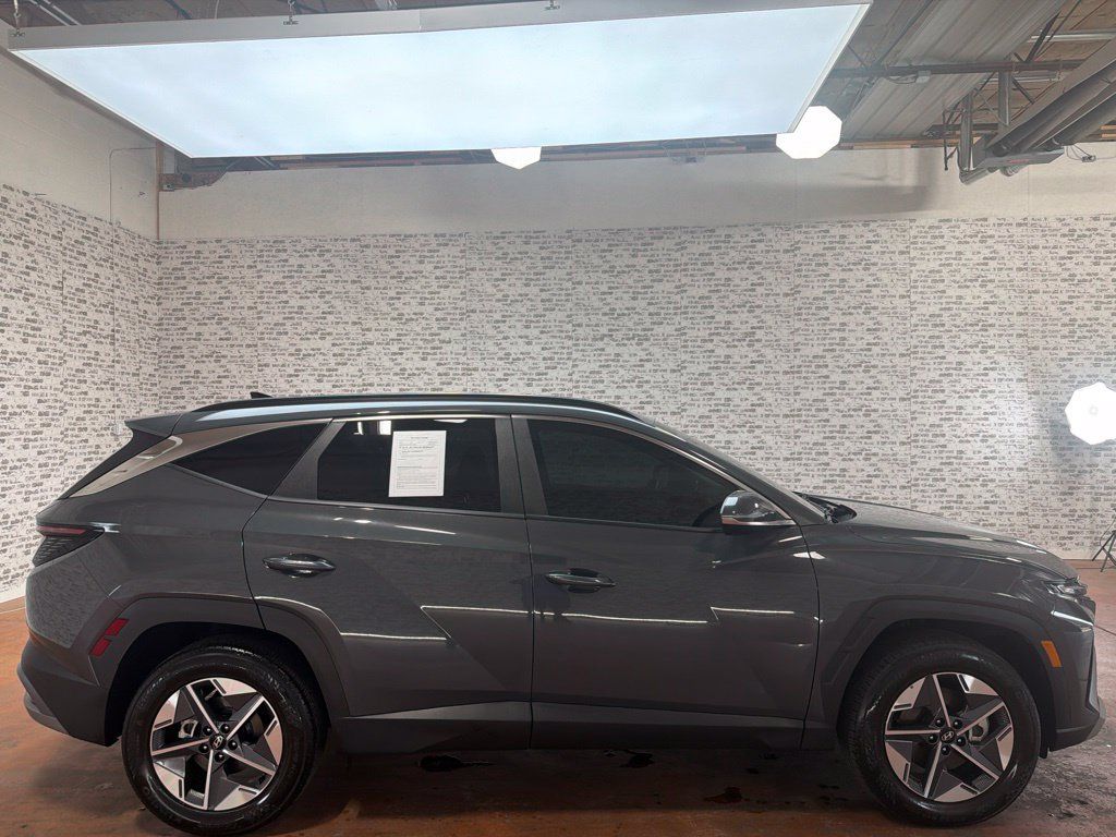 Used 2025 Hyundai Tucson SEL AWD/4WD image 8