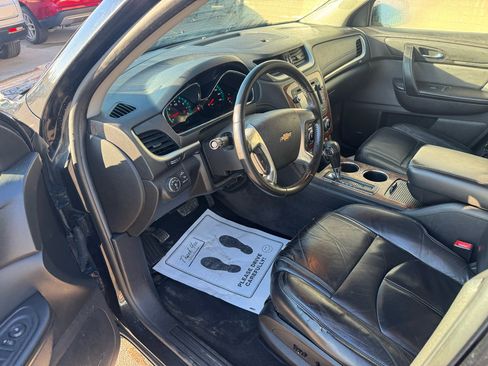Used 2014 Chevrolet Traverse LT image 11