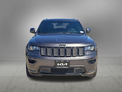 Used 2019 Jeep Grand Cherokee Altitude RWD image 9