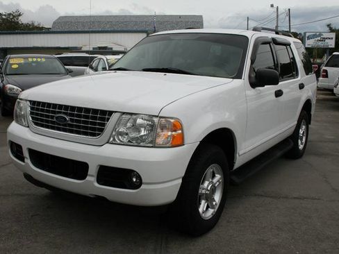 Used 2004 Ford Explorer Sport XLT image 3