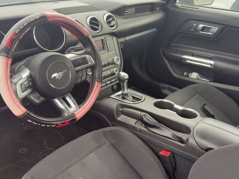 Used 2020 Ford Mustang Coupe image 7