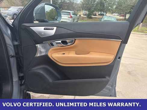 Certified 2023 Volvo XC90 B6 Ultimate image 9