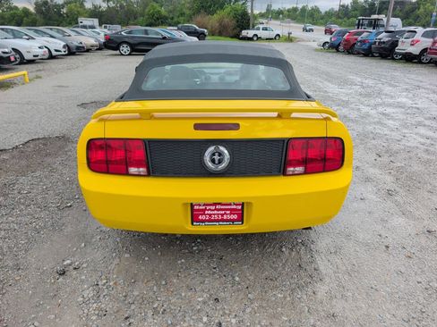 Used 2005 Ford Mustang Premium RWD image 10