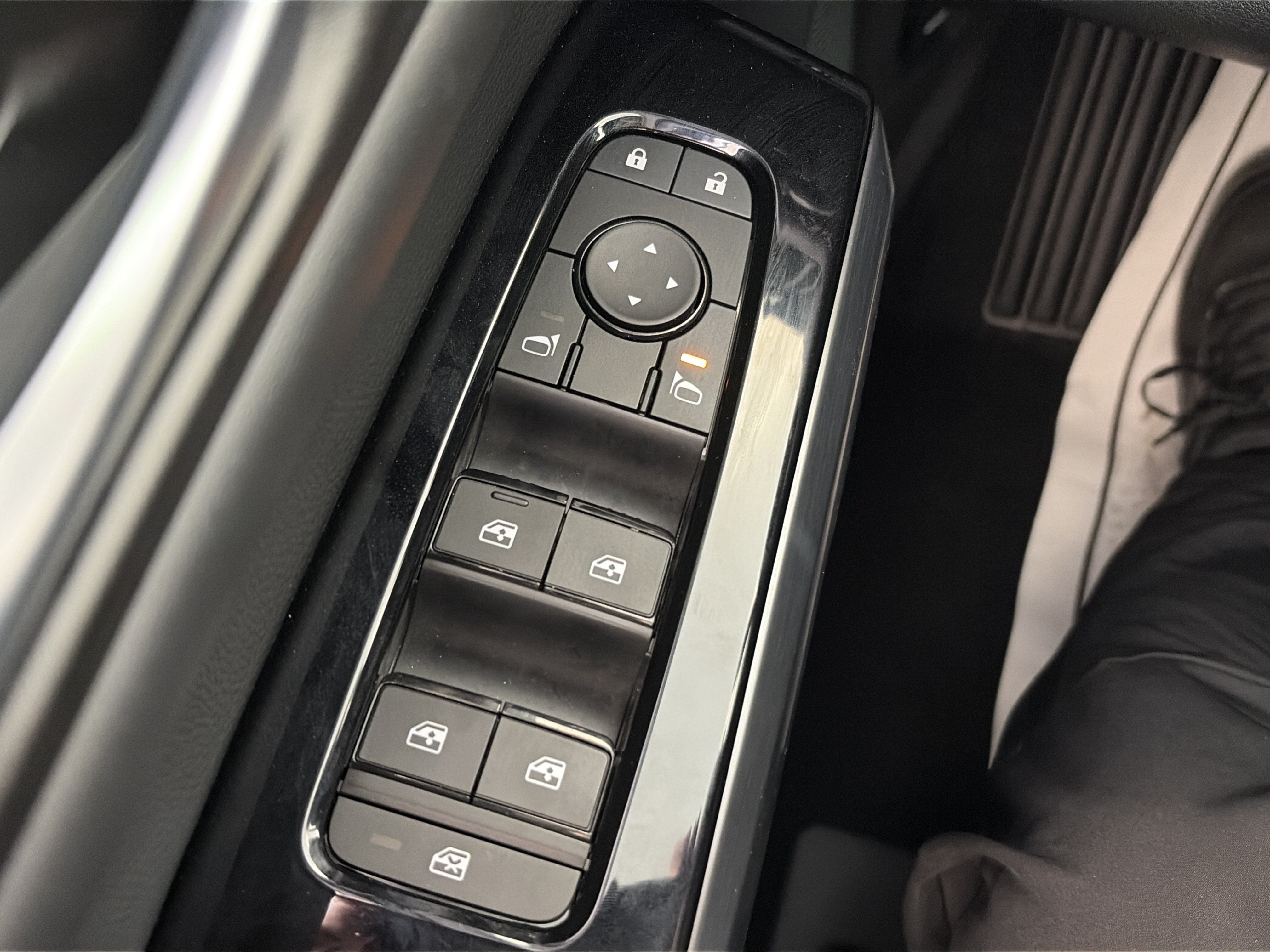 Certified 2026 Nissan Pathfinder SL AWD/4WD image 31