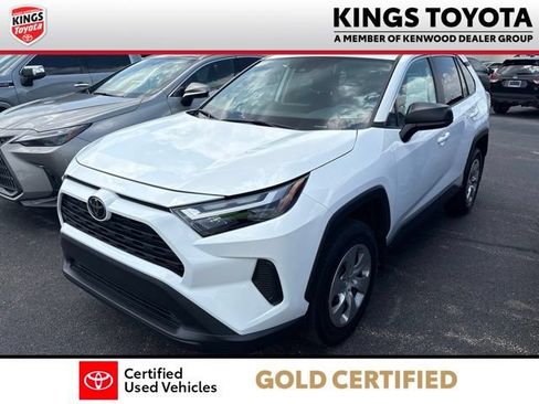 Used 2023 Toyota RAV4 LE AWD/4WD image 4