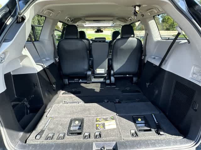 Used 2018 Toyota Sienna SE Premium FWD image 27