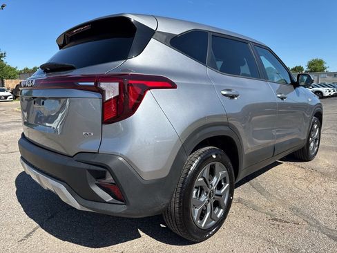 Used 2026 Kia Seltos LX AWD/4WD image 4
