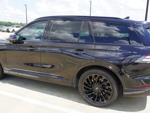 Used 2023 Lincoln Aviator Reserve w/ Equipment Group 201A RWD image 6