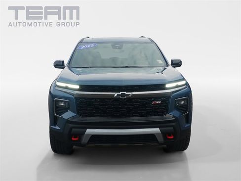 Used 2025 Chevrolet Traverse Z71 w/ Driver Confidence Package image 2