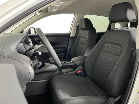 New 2026 Honda HR-V LX image 4