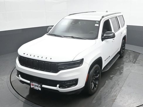 Used 2025 Jeep Wagoneer Series II image 43
