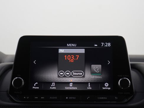 Used 2025 Nissan Rogue SV AWD/4WD image 16