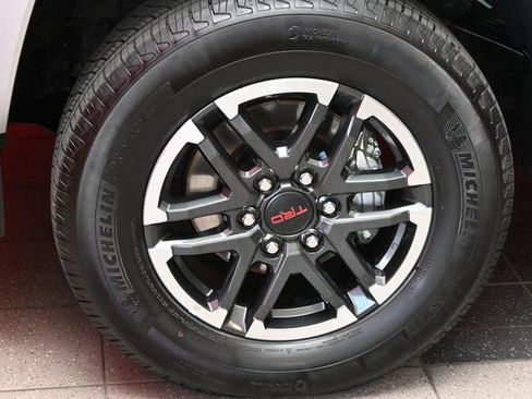 Certified 2025 Toyota Tacoma TRD Sport image 19