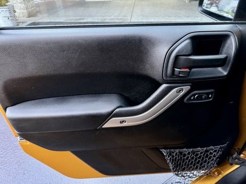 Used 2014 Jeep Wrangler Unlimited Sahara w/ Connectivity Group image 19