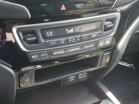 Used 2021 Honda Passport Touring image 16