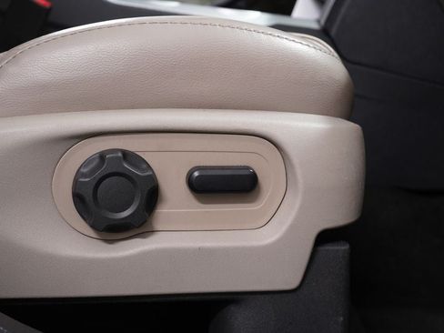 Used 2015 Ford Explorer XLT w/ Equipment Group 202B FWD image 36