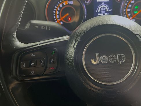Used 2019 Jeep Wrangler Unlimited Sport S AWD/4WD image 19