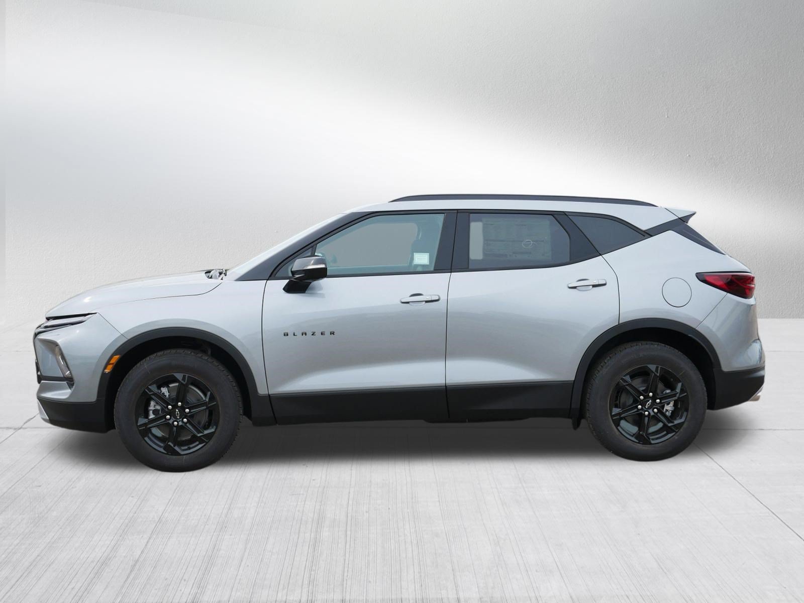 New 2026 Chevrolet Blazer LT w/ Sound & Technology Package AWD/4WD image 2