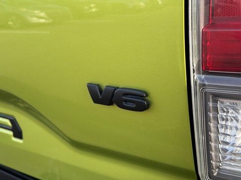 Used 2023 Toyota Tacoma TRD Off-Road w/ TRD Premium Off Road Package image 15