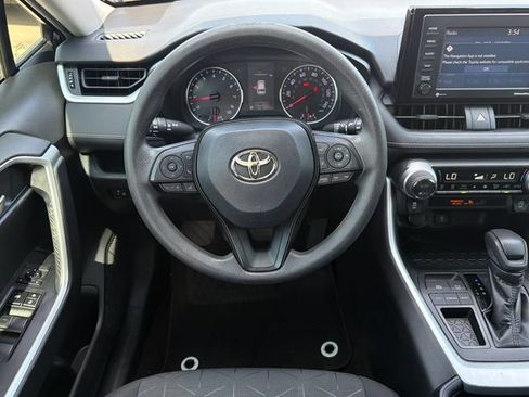 Used 2020 Toyota RAV4 XLE w/ Carpet Mat Package FWD image 15