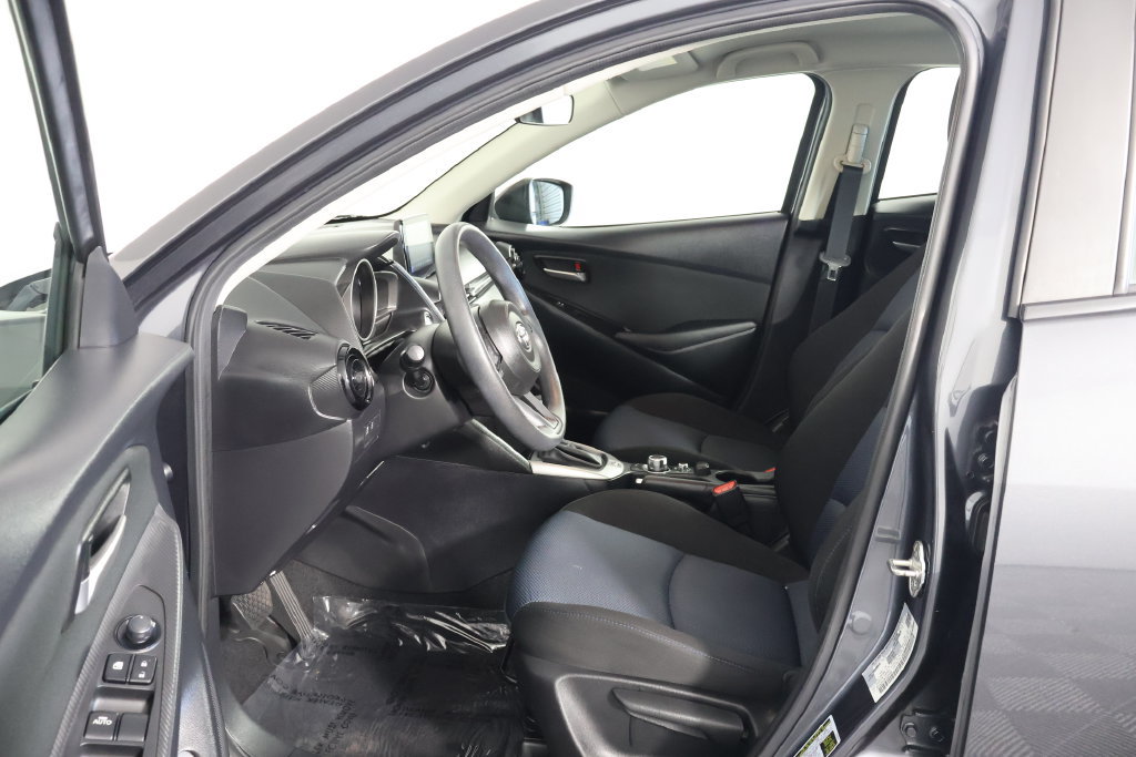 Used 2019 Toyota Yaris L FWD image 12