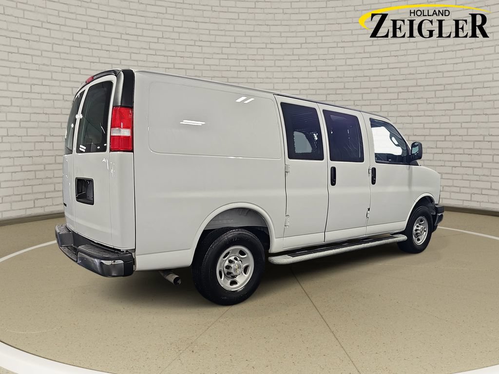 Used 2025 Chevrolet Express 2500 w/ Driver Convenience Package RWD image 5