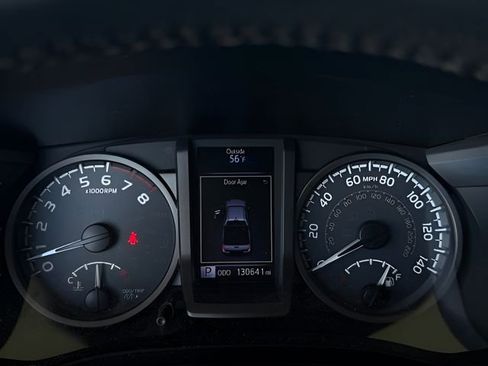 Used 2018 Toyota Tacoma TRD Off-Road image 24