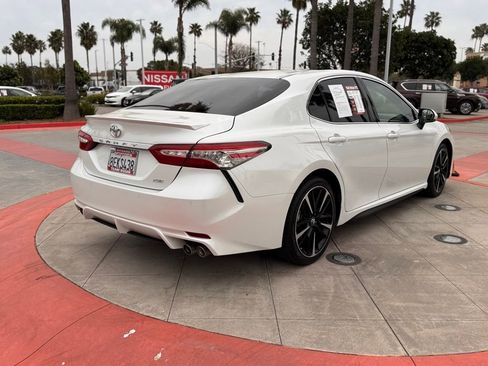 Used 2018 Toyota Camry XSE image 8