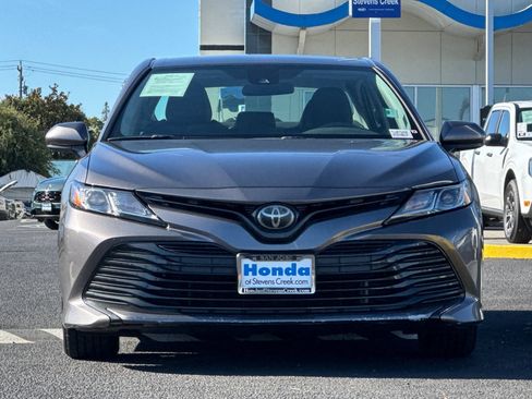 Used 2020 Toyota Camry LE FWD image 6