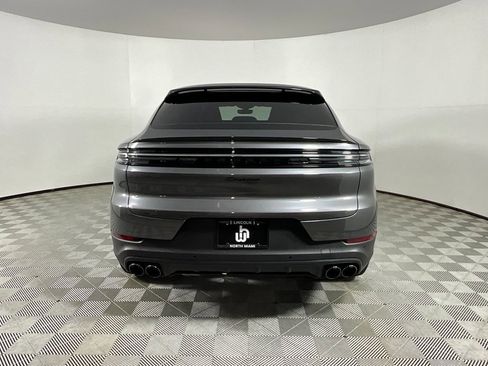 Used 2024 Porsche Cayenne Coupe image 8