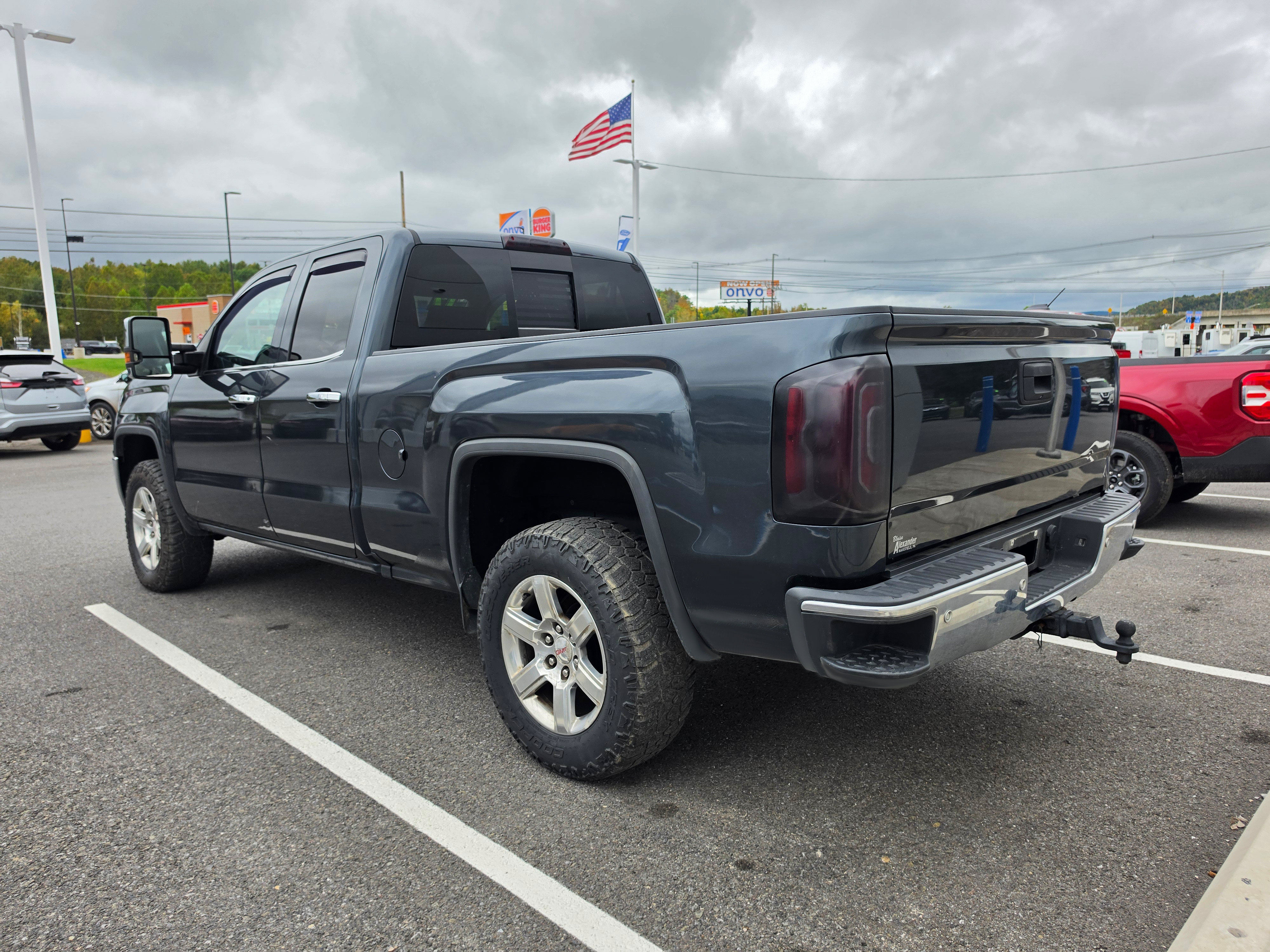 Used 2017 GMC Sierra 1500 SLT w/ SLT Premium Package AWD/4WD image 5