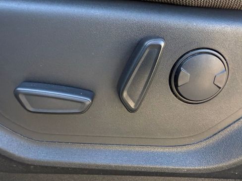 Used 2019 Ford F150 XLT w/ Equipment Group 302A Luxury image 19