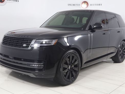 Used 2025 Land Rover Range Rover SE AWD/4WD image 4