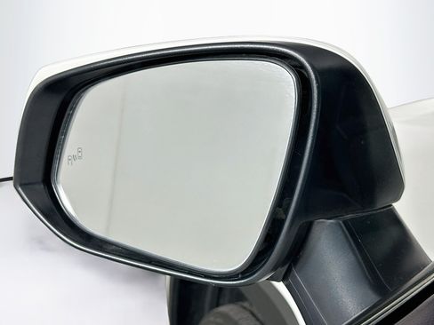 Used 2025 Toyota RAV4 XLE AWD/4WD image 16