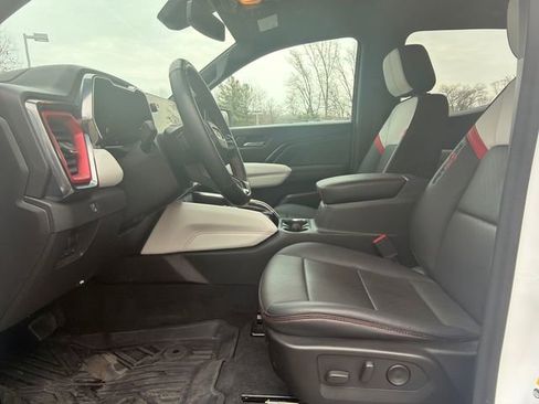 Used 2023 GMC Canyon AT4X image 39