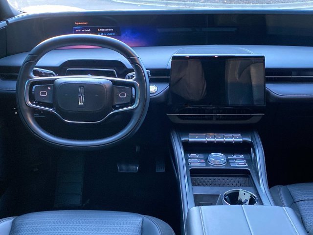 Certified 2025 Lincoln Nautilus Reserve w/ Jet Appearance Package AWD/4WD image 8