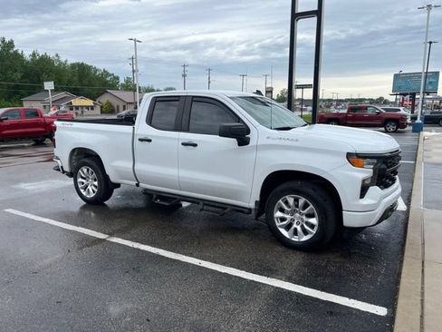 Used 2024 Chevrolet Silverado 1500 Custom AWD/4WD image 2