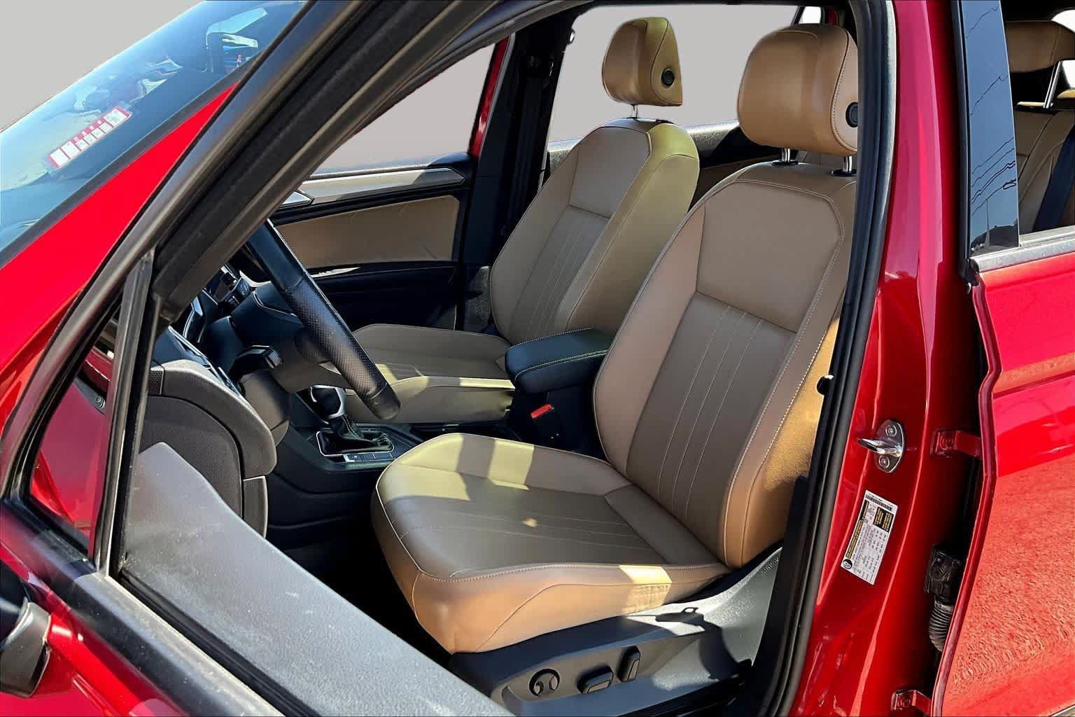 Used 2024 Volkswagen Tiguan SE R-Line w/ MDO Package, Three-Row FWD image 8