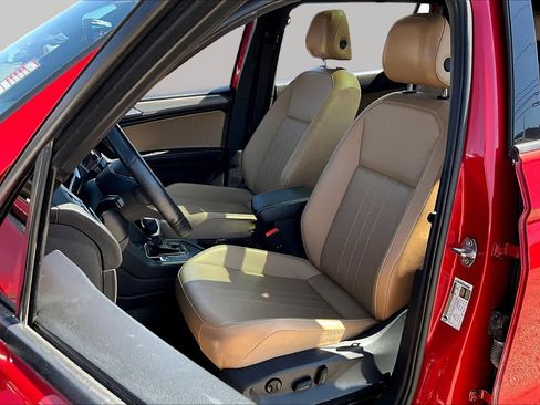 Used 2024 Volkswagen Tiguan SE R-Line w/ MDO Package, Three-Row FWD image 8