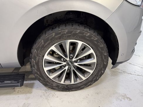 Used 2021 Lincoln Navigator L Black Label w/ Cargo Convenience Package image 14