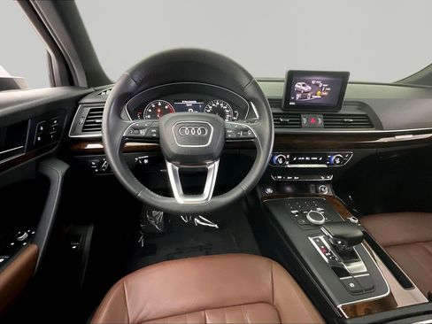 Used 2018 Audi Q5 2.0T Premium w/ Convenience Package AWD/4WD image 8