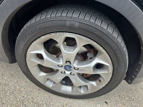Used 2016 Ford Escape Titanium w/ Equipment Group 301A AWD/4WD image 4