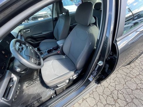 Used 2025 Kia K4 LXS image 39