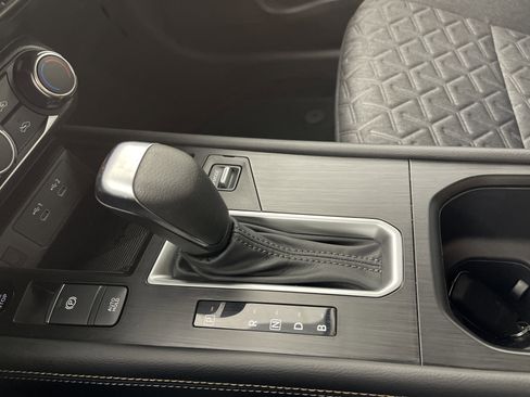 Used 2025 Nissan Kicks SV image 25