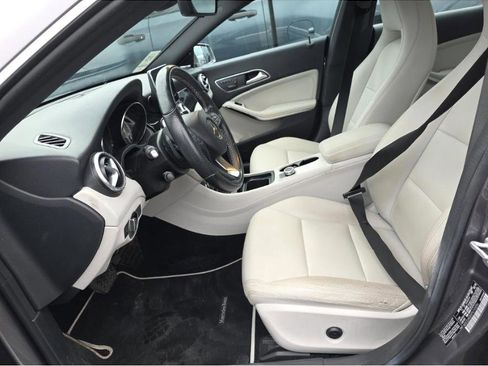 Used 2015 Mercedes-Benz CLA 250 image 6
