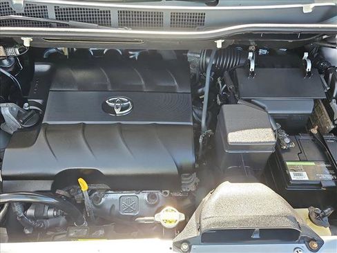 Used 2011 Toyota Sienna XLE w/ XLE Navigation Pkg image 26