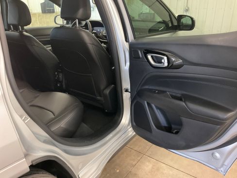 Used 2025 Jeep Compass Limited w/ High Altitude Package AWD/4WD image 22