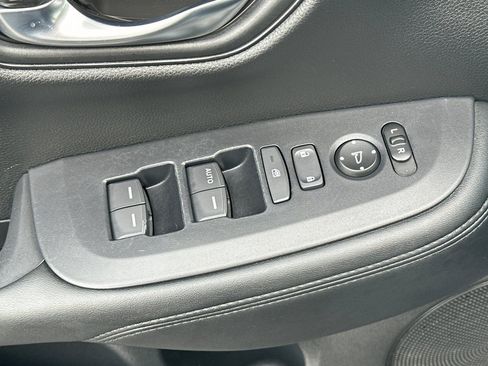 Used 2025 Honda HR-V LX image 11