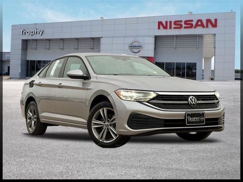 Used 2024 Volkswagen Jetta SE FWD image 1