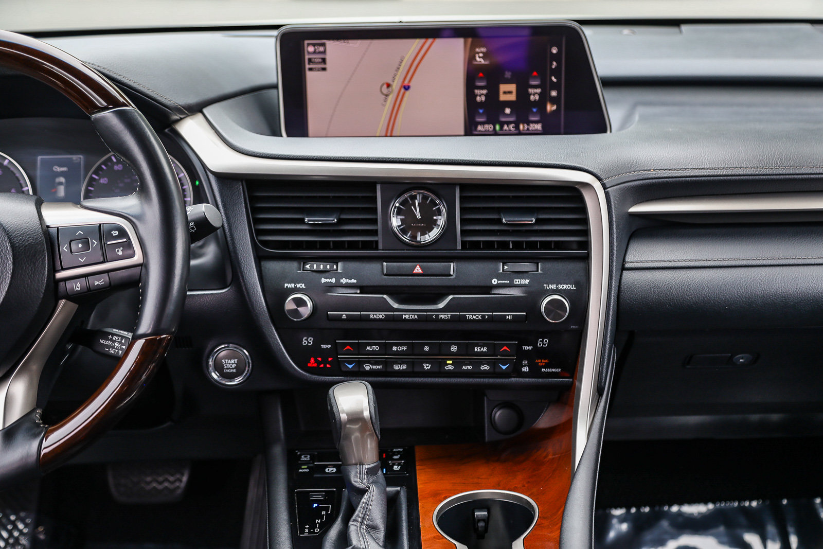 Used 2019 Lexus RX 350L FWD image 14
